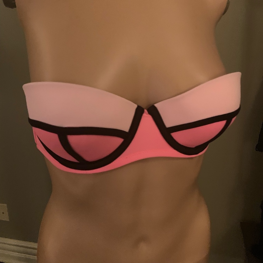 Victoria’s Secret bikini top